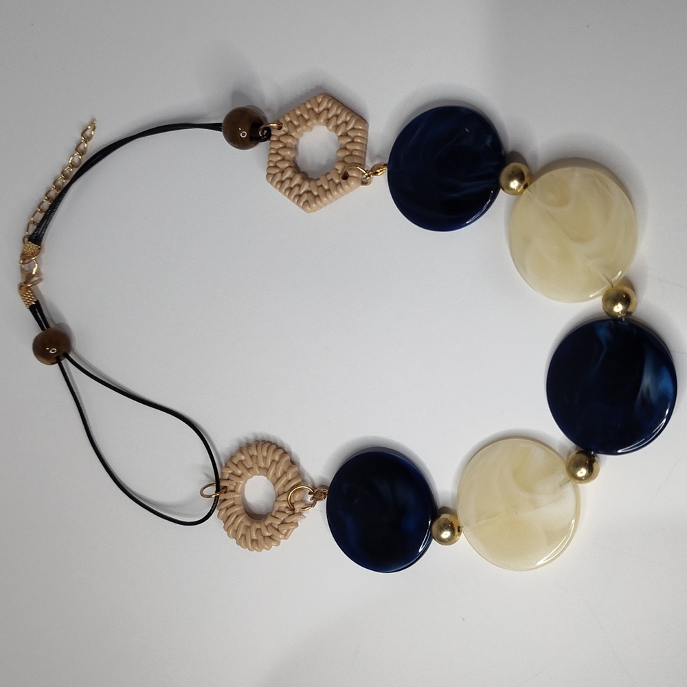 Elegant Blue and Cream Necklace
